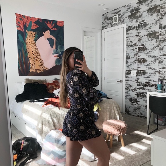 Printed Low Cut Romper - Picture 5 of 5